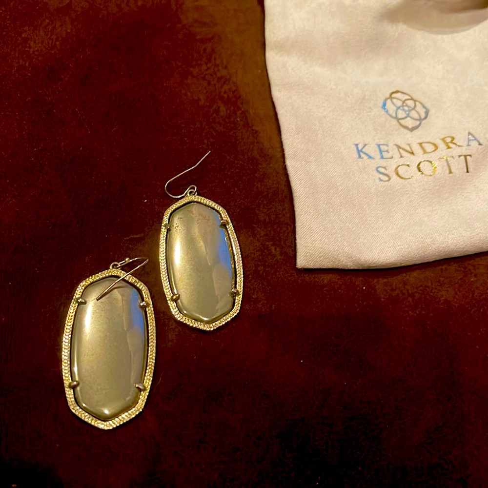 Kendra Scott earrings drop earrings in gold
